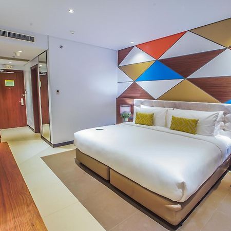 Summit Hotel Naga Kültér fotó