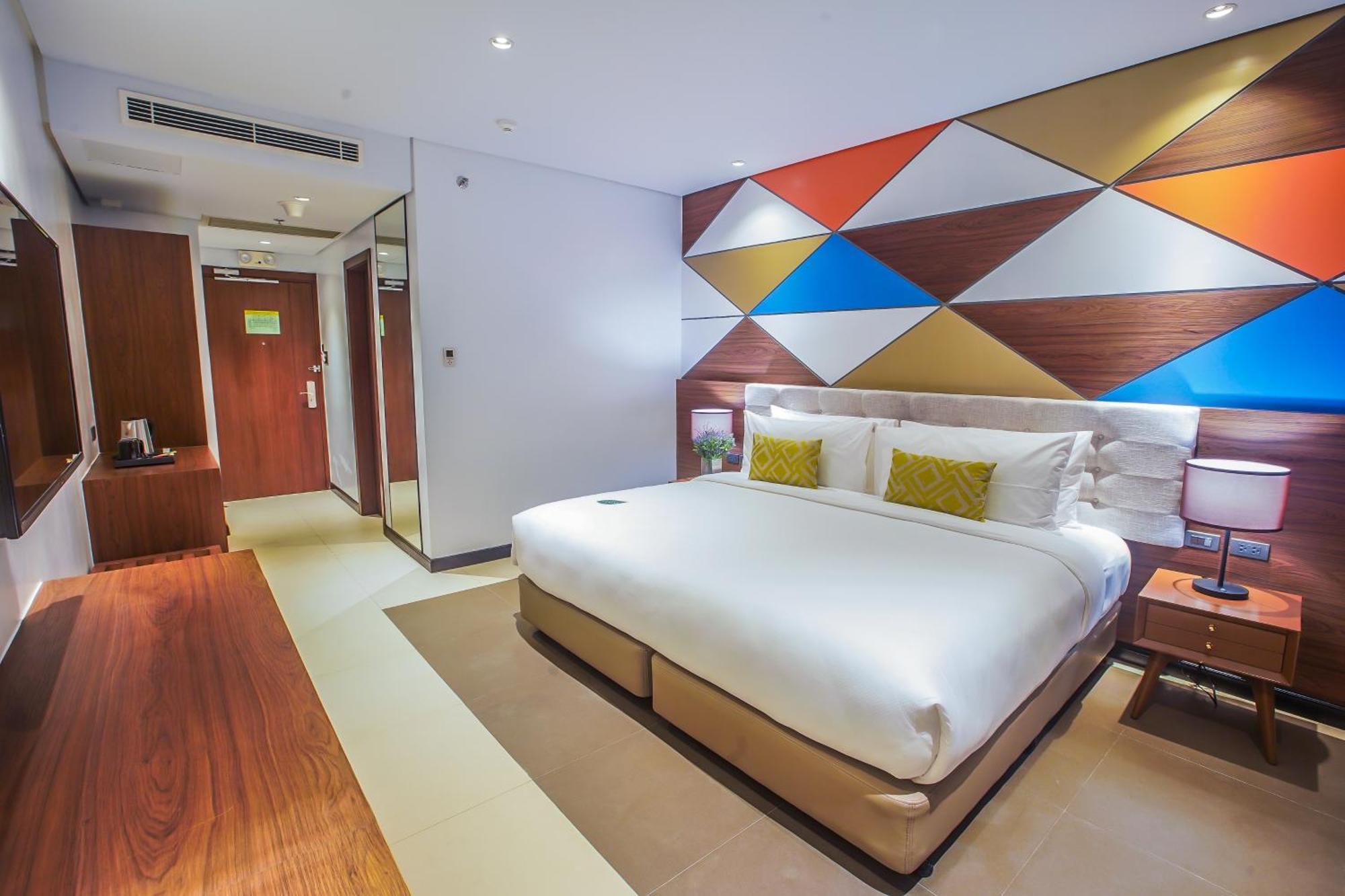 Summit Hotel Naga Kültér fotó